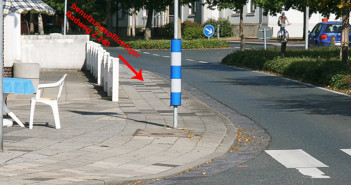 Verkehrsgefährdung: Mast steht mitten im Radweg bremer str bassum