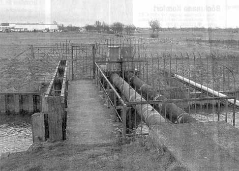 Brücke Flughafen alt