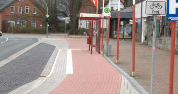 Mittenmang durch Bushaltestellen haltestelle hachepark 2008